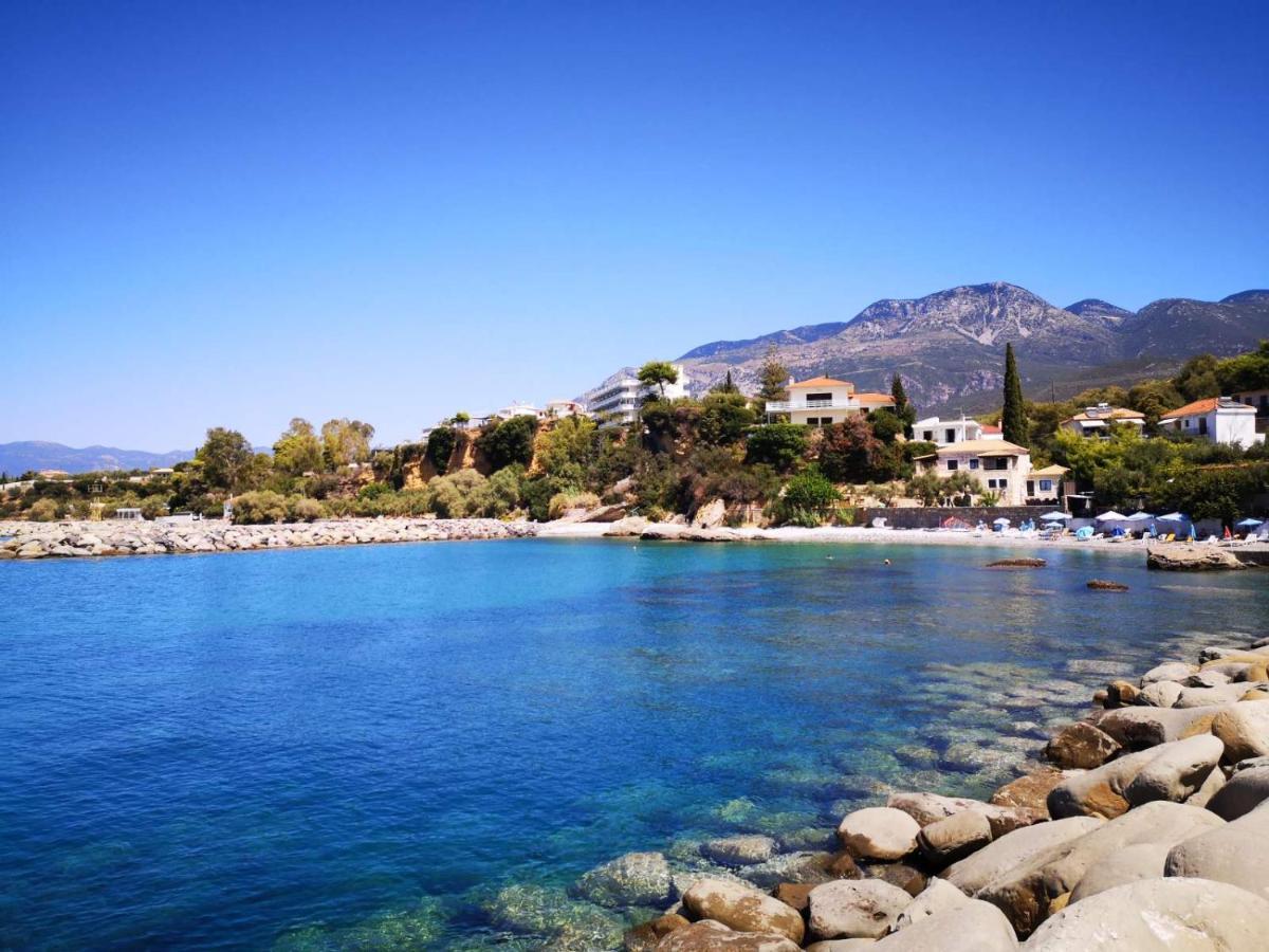 Panos & Antzy Apartments Kalamata Exteriör bild